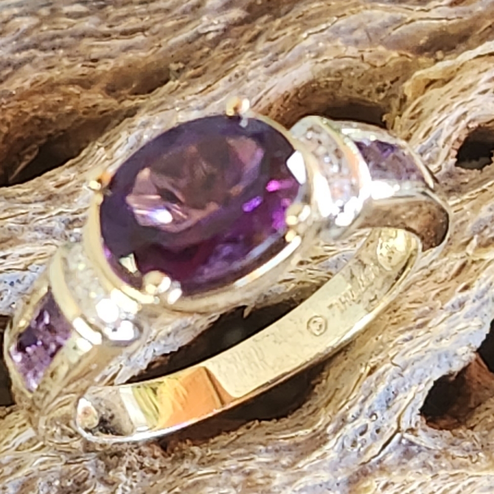 14k Solid Yellow Gold Amethyst Ring - image 6